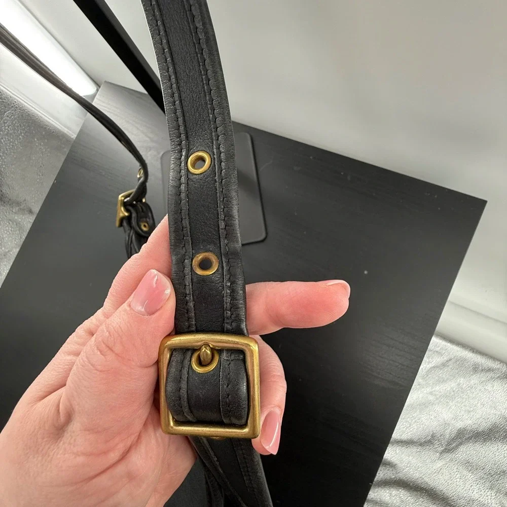 Vintage‎ Coach Janice Black Leather Crossbody USA Made 90s Brass - Picture 4 of 9